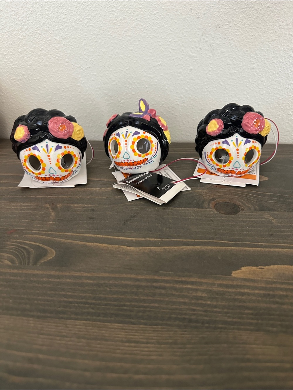 Frida-Inspired Skull Earbuds - Black with Floral Accents